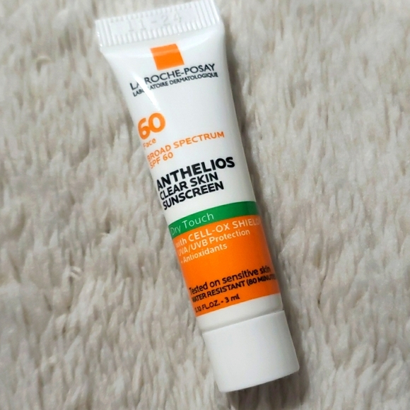 LA ROCHE-POSAY ANTHELIOS CLEAR SKIN FACE SPF 60 SUNSCREEN. - Picture 12 of 12
